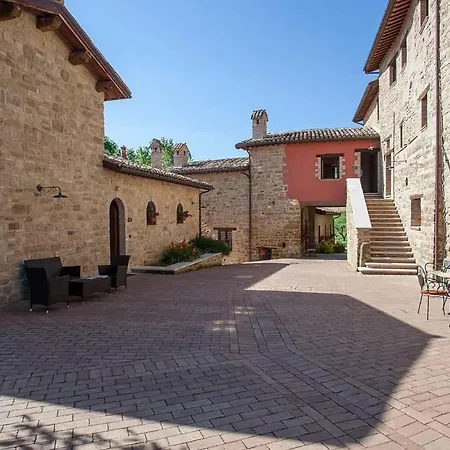 Amazing In Camerino With Outdoor Swimming Pool, Wifi And 2 Bedrooms *